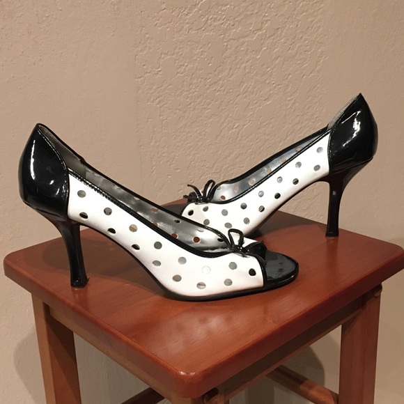Black & White Heels - Picture 3 of 5